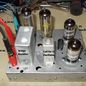 Practical vacuum tube signal generator