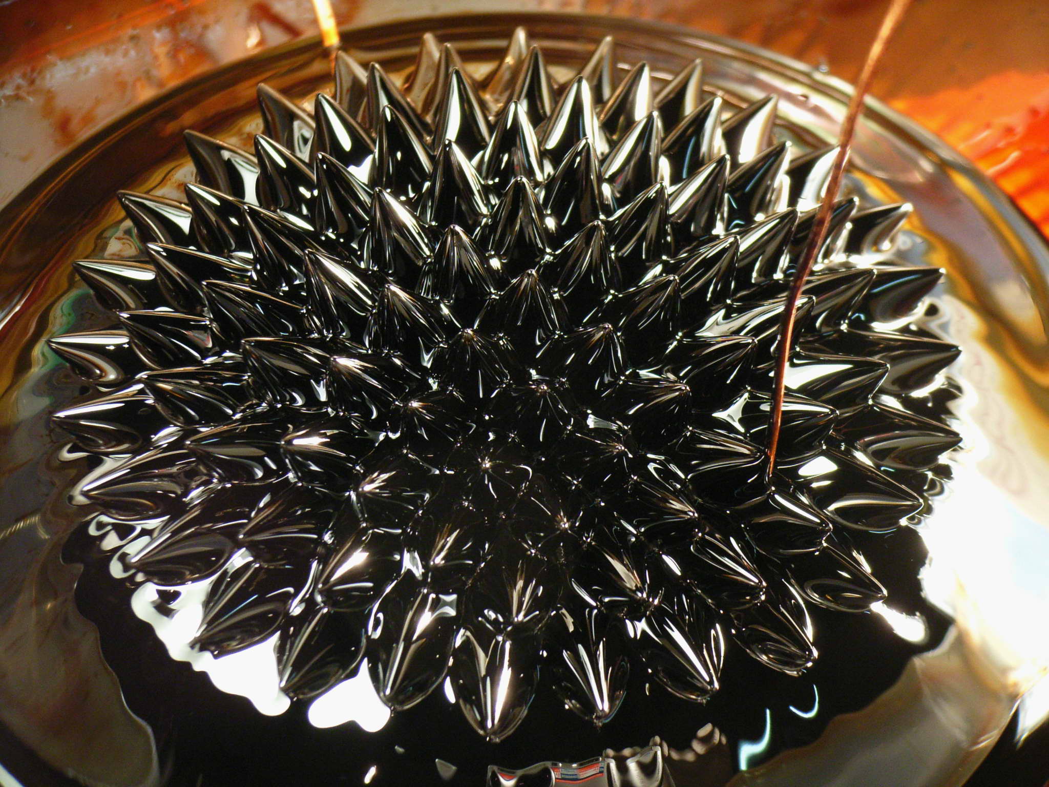 FerrofluidHVoff.jpg