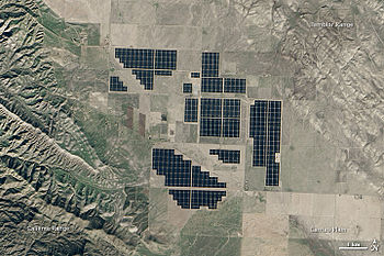 350px-Topaz_Solar_Farm%2C_California_Valley.jpg